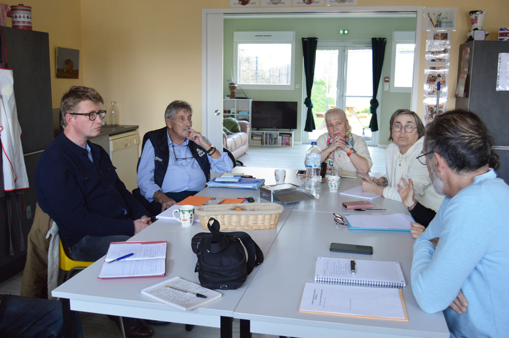 La réunion de la dernière chance